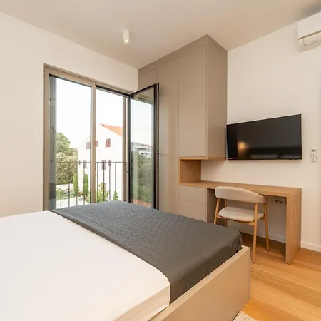 Opq Apartment *
