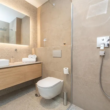 Apartment Opq